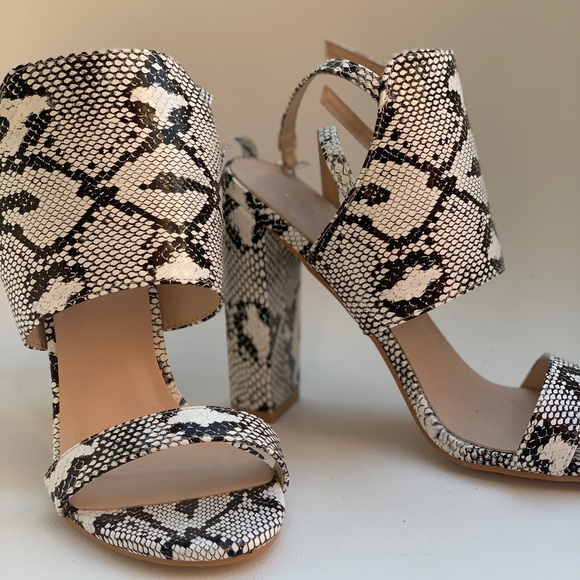 snake print heel brand new! Cute for summer! - Picture 2 of 3